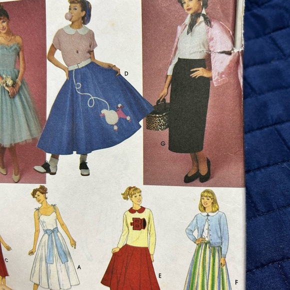 Uncut Simplicity costumes 8742- 4-6-8 1950s prom dress- cheerleader- Halloween- - Picture 8 of 9